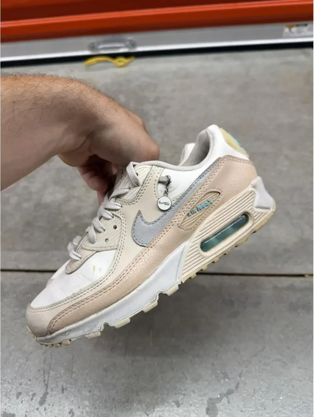 Nike Air Max 90 SE Mama white and blue gym running shoes size 7 WOMENS